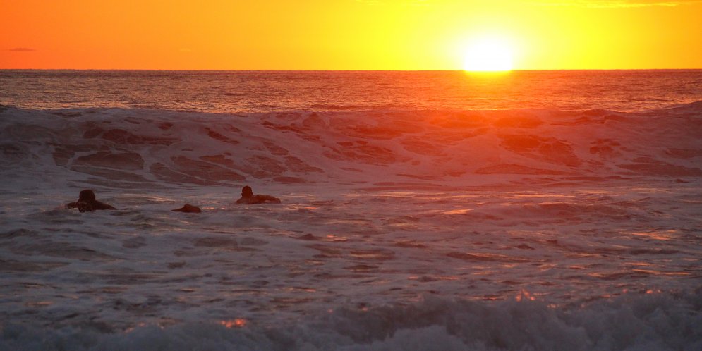 Costa Rica Surfer Sonnenuntergang Panorama