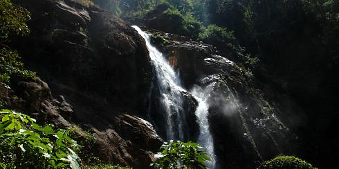 Urgewalt Wasserfall Panoramabild